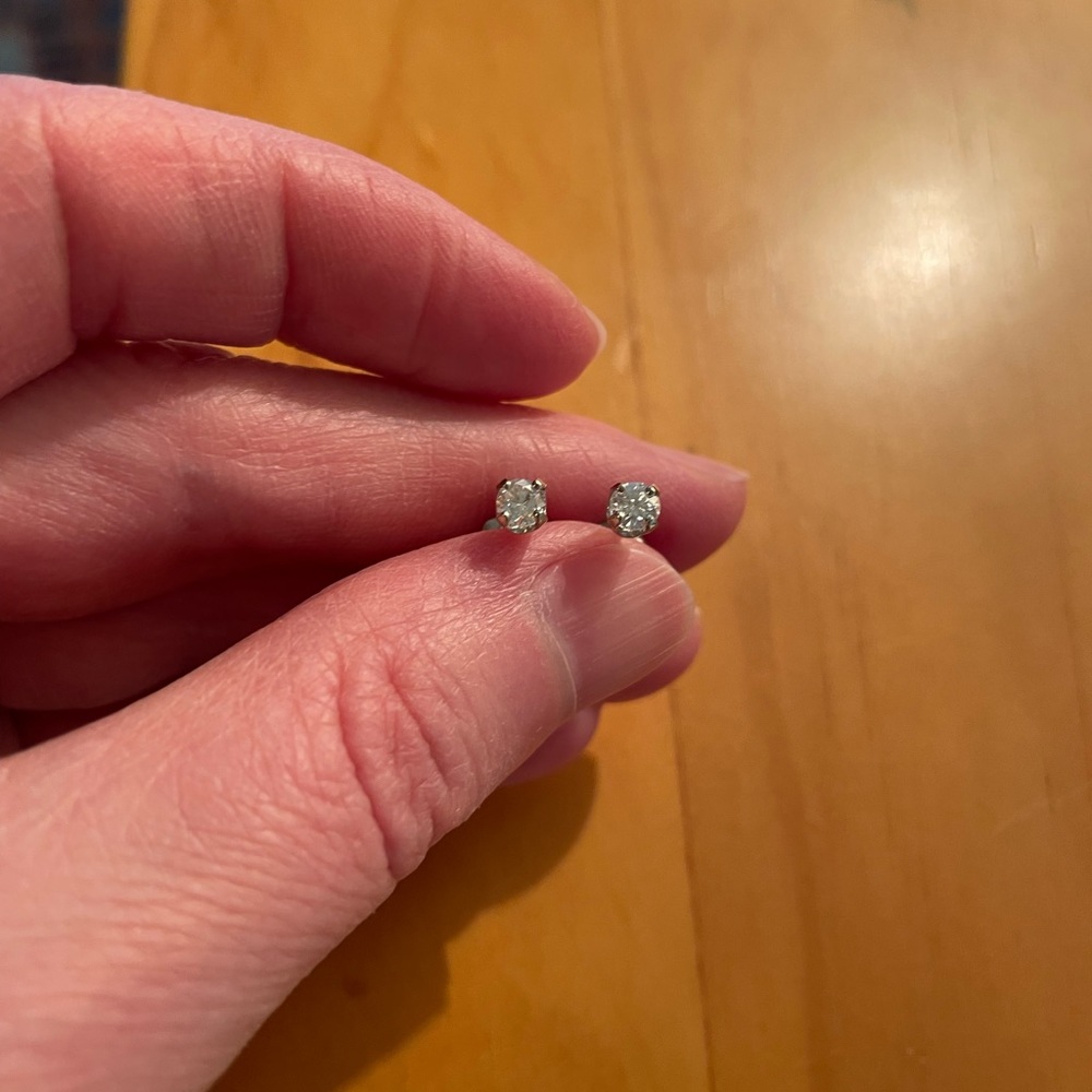 Diamond earring studs .30ctw 14kt white gold.